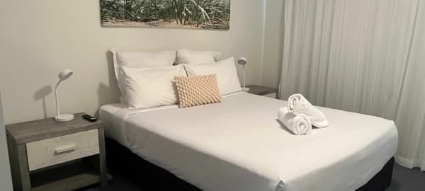 apartments for monthly stay Maroochydore